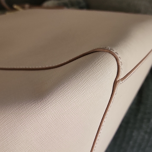 Tory Burch Blush Saffiano Leather Tote Bag Dust Bag Included - Picture 9 of 15